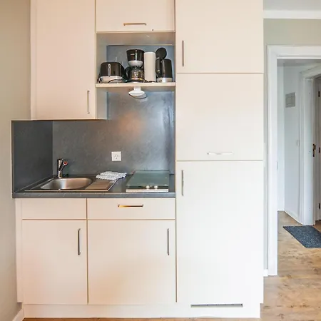 1 Bedroom Cozy In