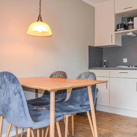 1 Bedroom Cozy In Apartment