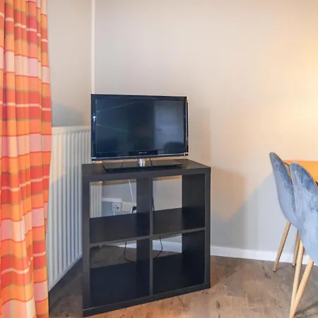 1 Bedroom Cozy In *